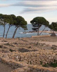 Ruïnes d'Empúries aan de kust