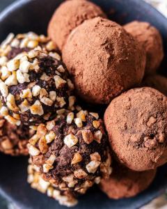 cacao hazelnut dates balls 