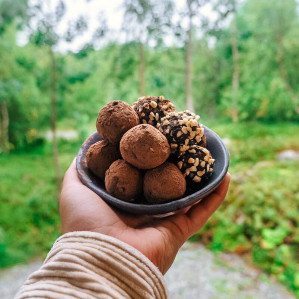 cacao hazelnut dates balls