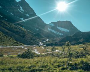 Steindalsbreen-valleiwandeling 