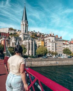 uitzicht op vieux lyon vanaf de brug