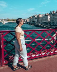 brug en uitzicht op de stad lyon frankrijk