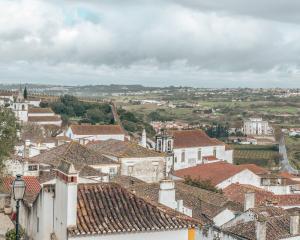 oude middeleeuwse huizen, waar te verblijven in obidos